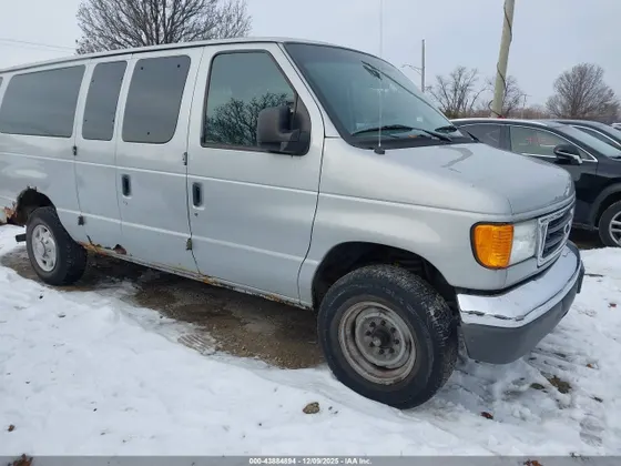2005 Ford Econoline Wagon XL