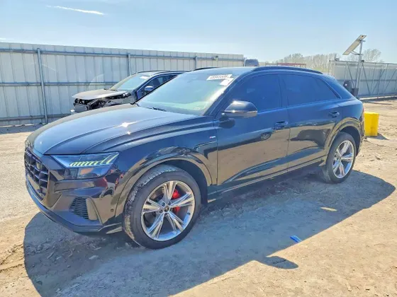 2022 Audi Q8 Premium Plus