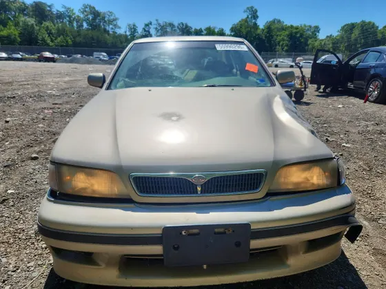 2002 INFINITI G20 Luxury