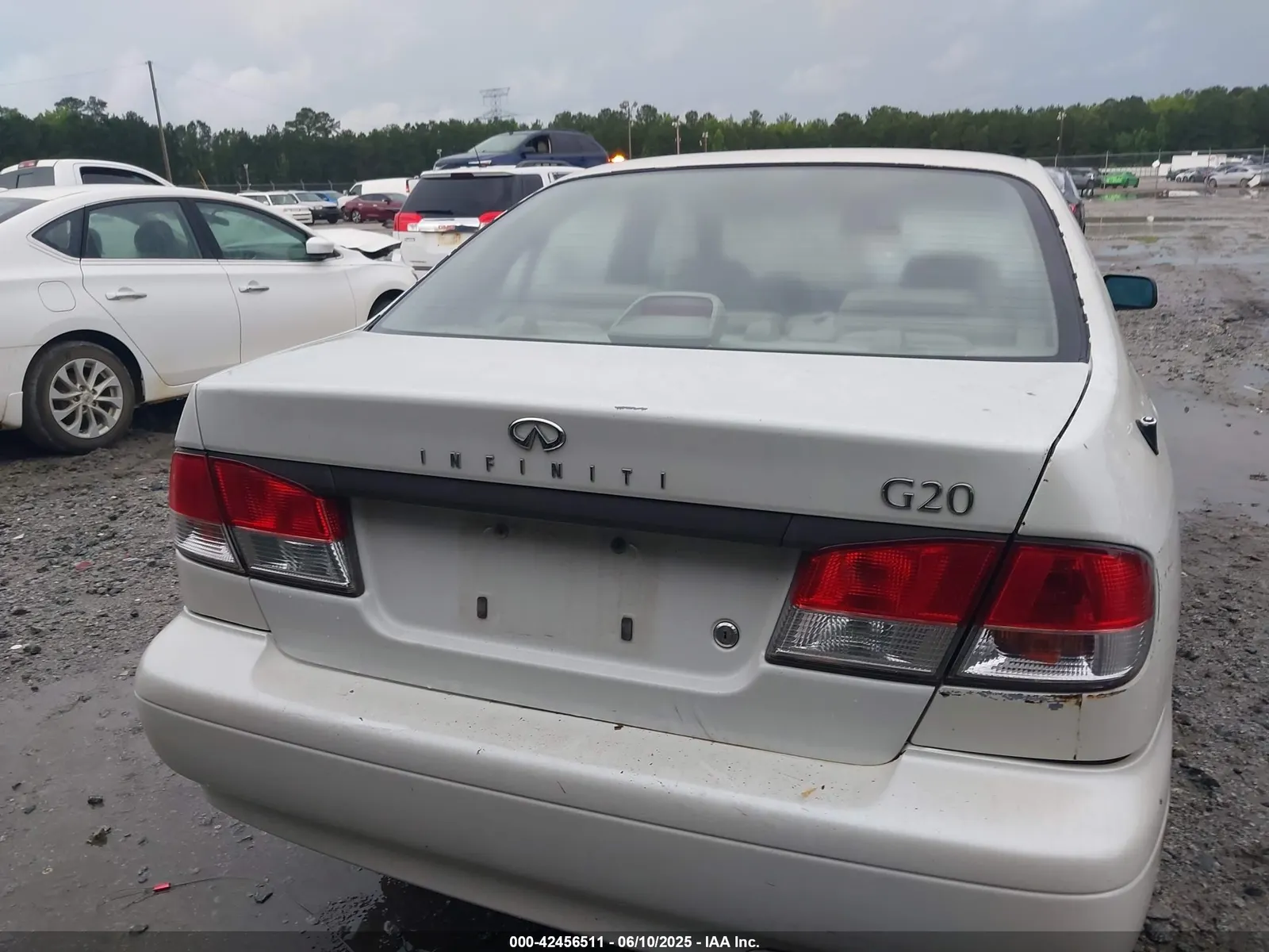 2002 INFINITI G20 Luxury