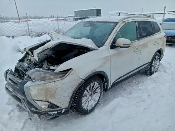 2020 Mitsubishi Outlander SE