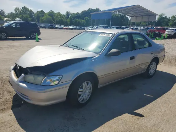2001 Toyota Camry LE
