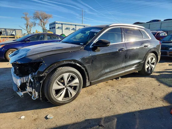 2024 Audi Q8 e-tron Premium Plus