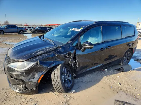 2020 Chrysler Pacifica Hybrid Limited