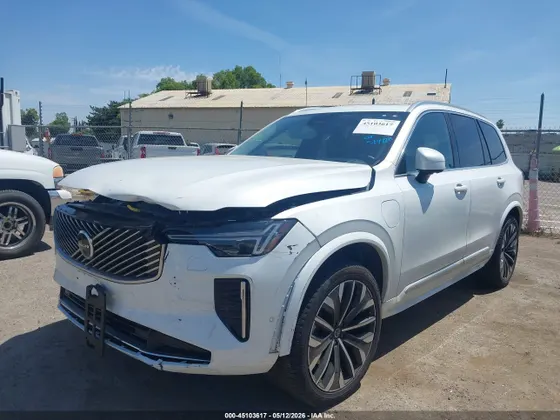 2025 Volvo XC90 Plug-In Hybrid Ultra