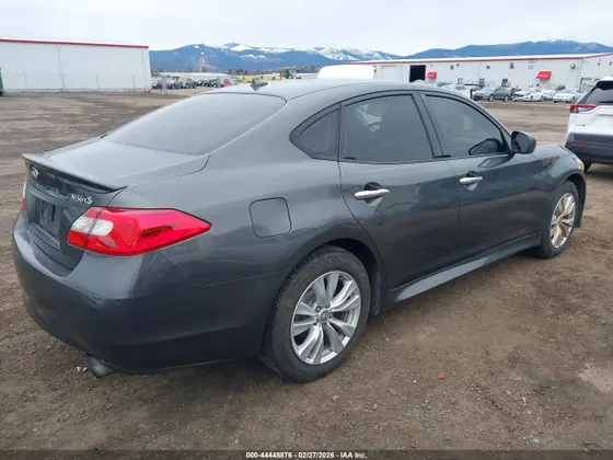 2011 INFINITI M56