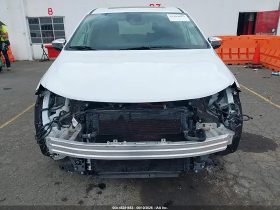 2023 Chrysler Pacifica Hybrid Limited
