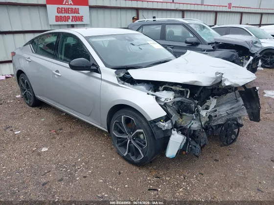 2024 Nissan Altima 2.5 SR