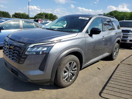 2026 Nissan Pathfinder SV