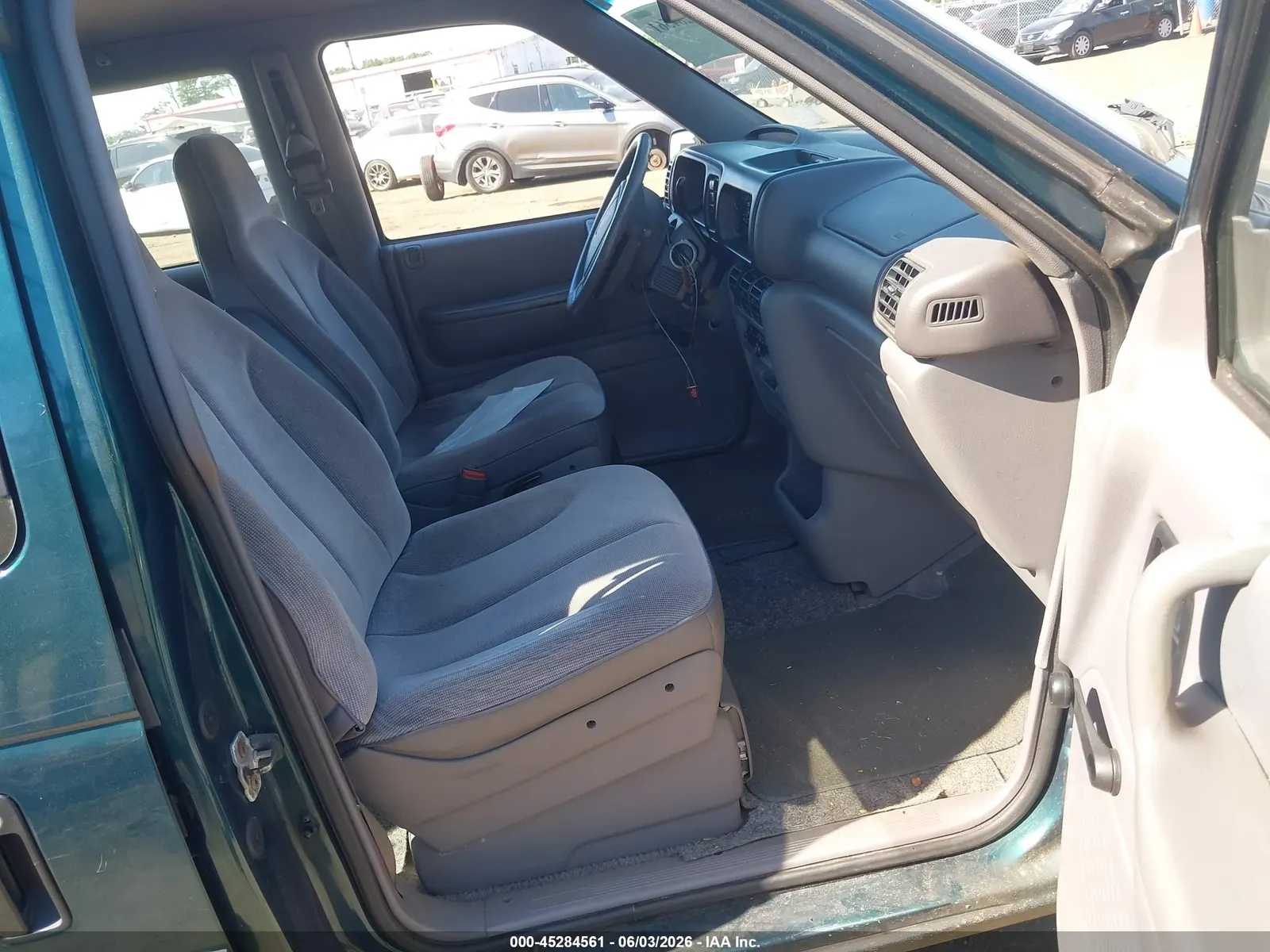 1994 Plymouth Voyager