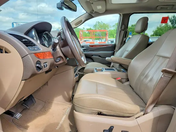 2012 Chrysler Town & Country Touring-L