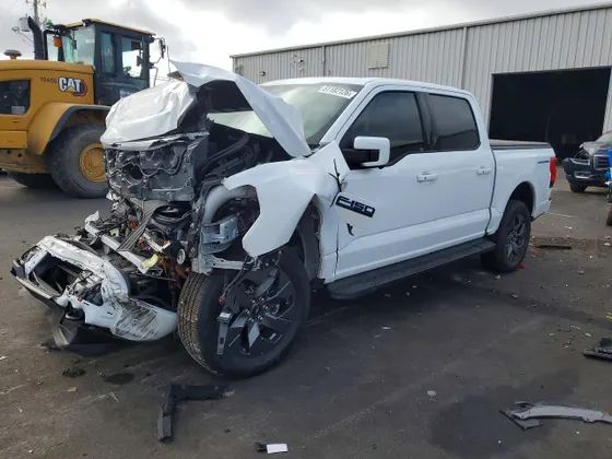 2025 Ford F-150 Lightning LARIAT