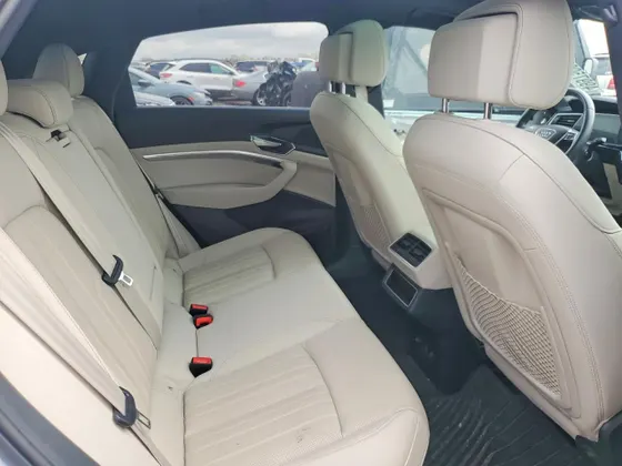 2024 Audi Q8 e-tron Sportback S line Premium Plus