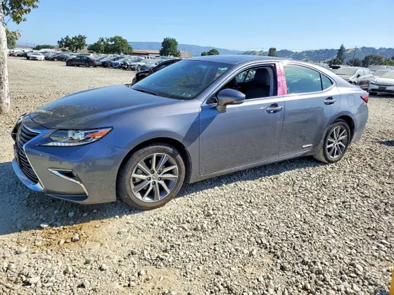 2016 Lexus ES 300h Hybrid