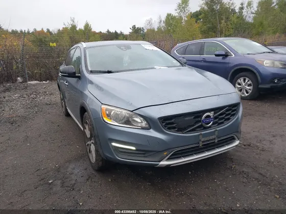 2017 Volvo V60 Cross Country T5