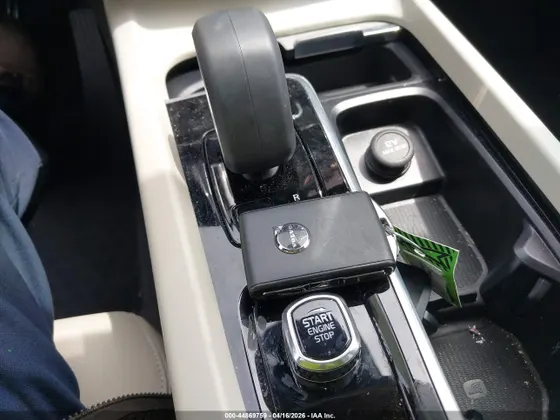 2025 Volvo XC60 Plug-In Hybrid Plus
