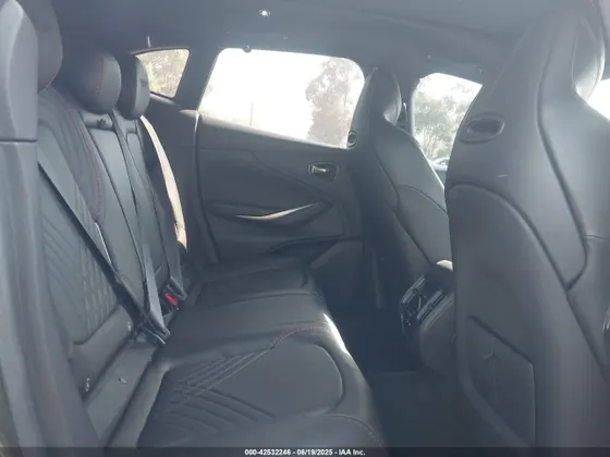 2021 Aston Martin DBX