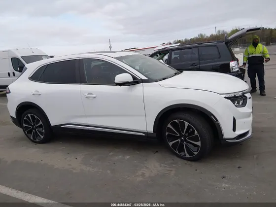 2025 VinFast VF 8 Plus