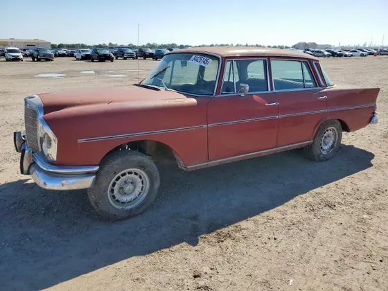 1967 Mercedes-Benz 230 230S