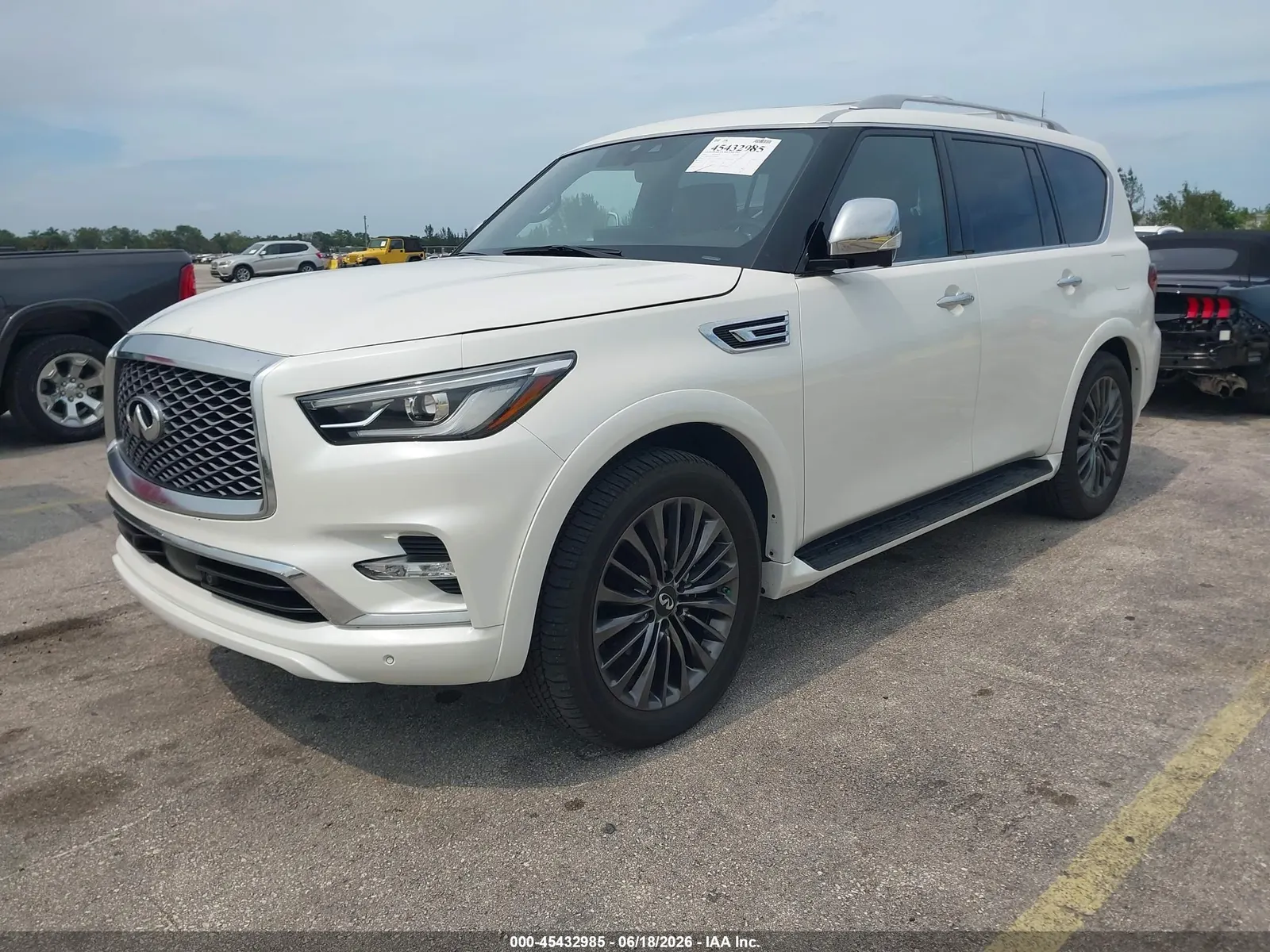 2023 INFINITI QX80 SENSORY