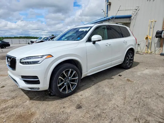 2017 Volvo XC90 Momentum