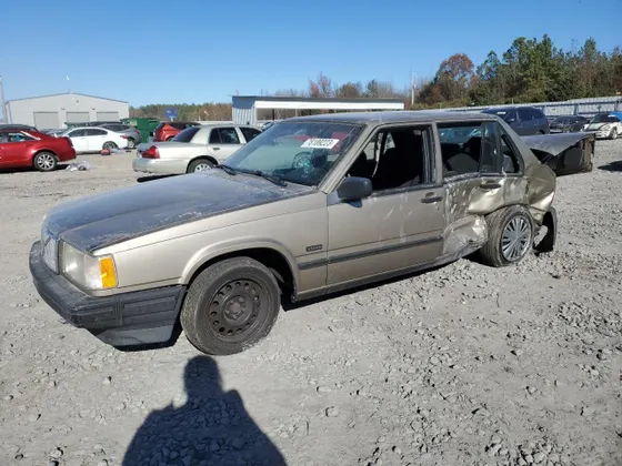 1994 Volvo 900 Action