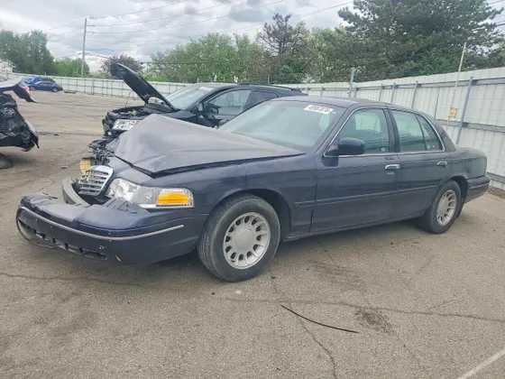 2001 Ford Crown Victoria LX