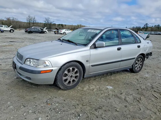 2002 Volvo S40