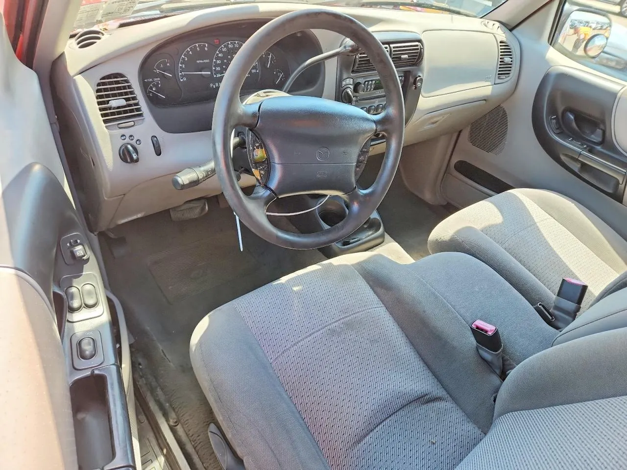 1999 Mazda B-Series 4WD Truck SE