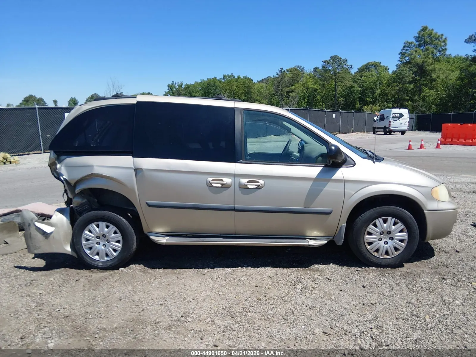 2006 Chrysler Town & Country SWB