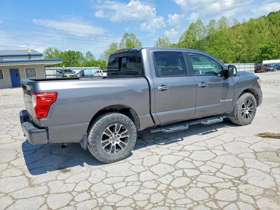 2021 Nissan Titan SV