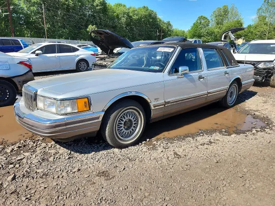 1990 Lincoln Town Car