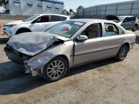 2001 Volvo S80