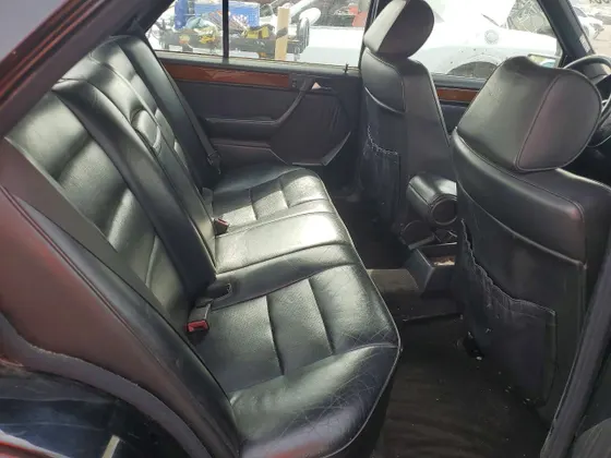 1992 Mercedes-Benz 300 Series 300E