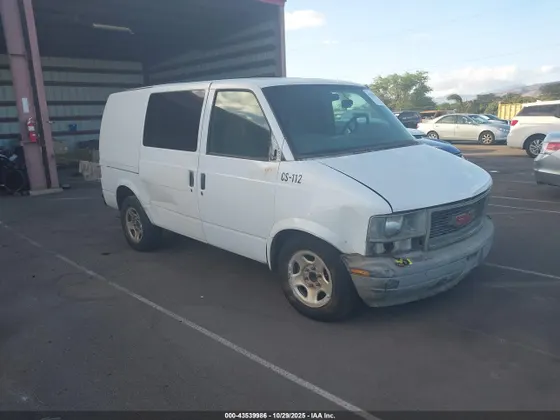 2005 GMC Safari Cargo Van STANDARD