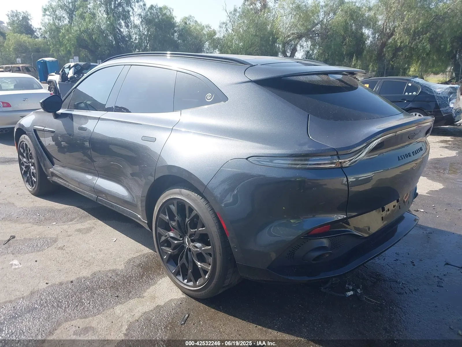 2021 Aston Martin DBX