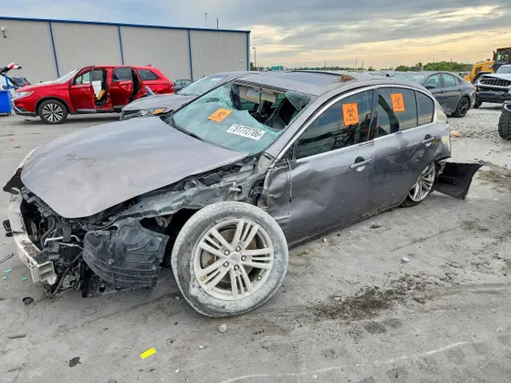 2013 INFINITI G37 Sedan Journey