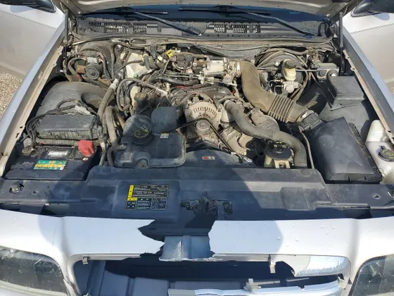 2004 Ford Crown Victoria LX