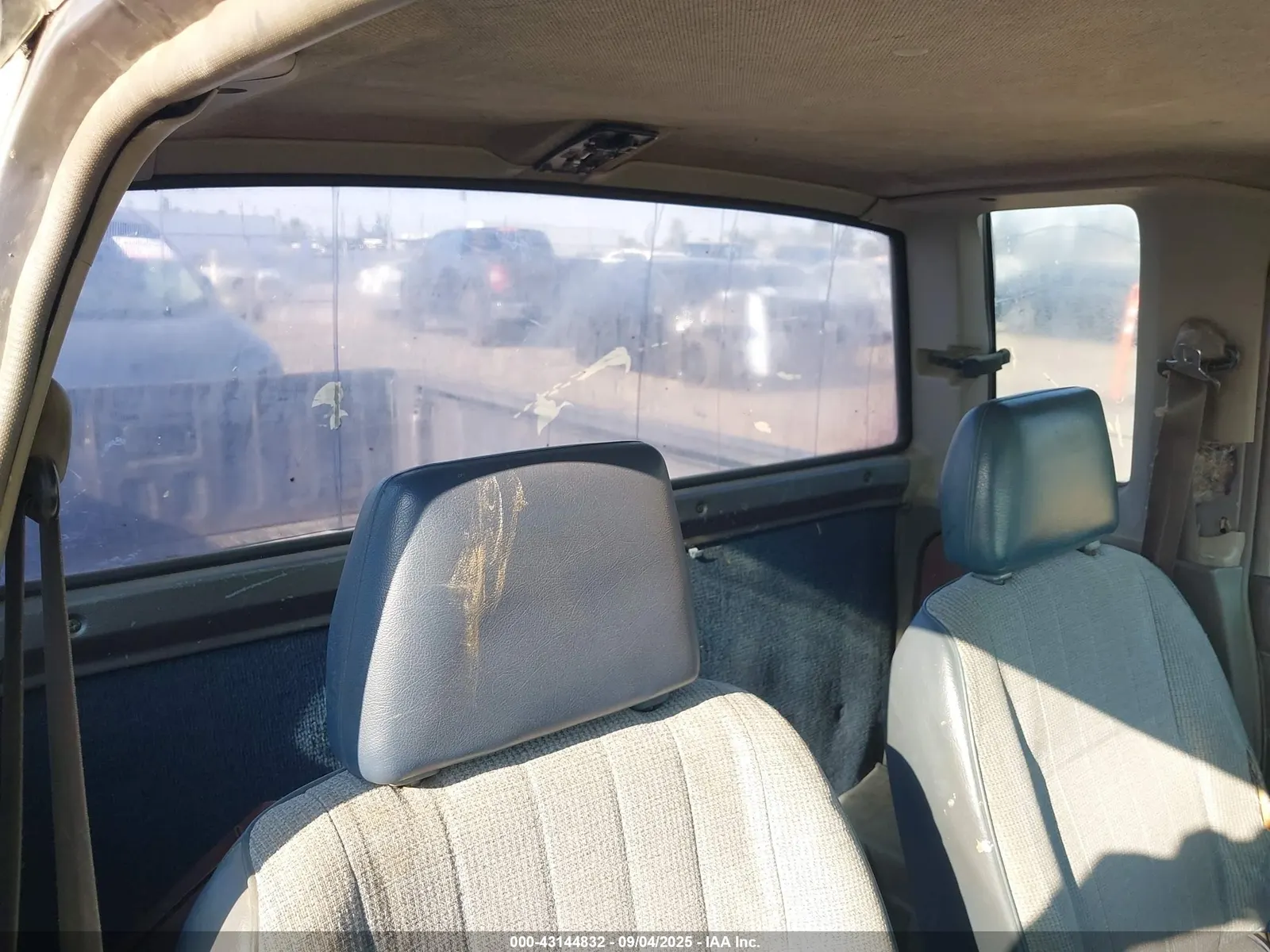 1989 Nissan Hardbody King Cab 2WD KING CAB