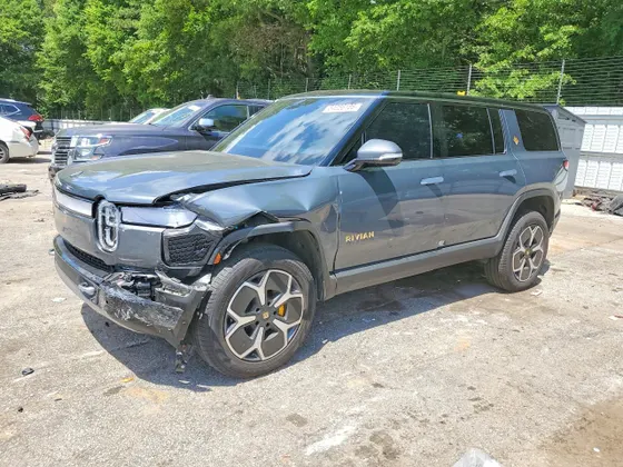 2023 Rivian R1S Adventure