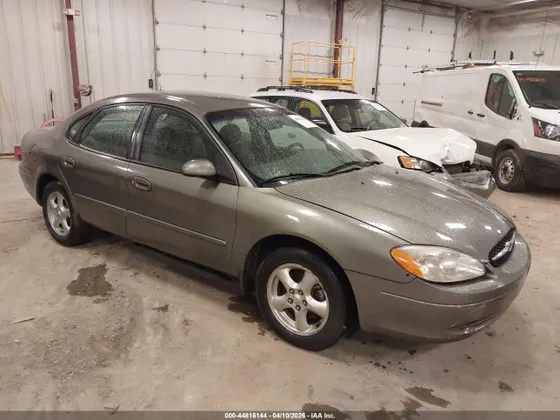 2002 Ford Taurus SE Standard