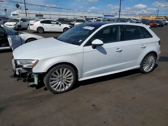 2017 Audi A3 Sportback e-tron Premium