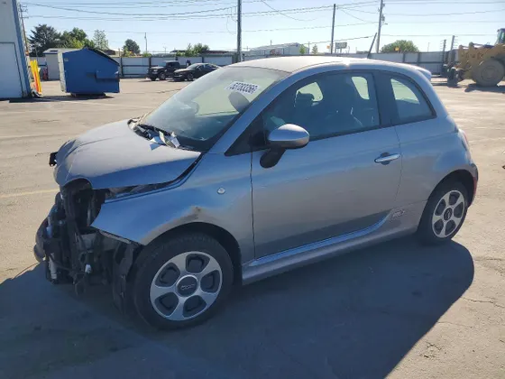 2015 FIAT 500e 500