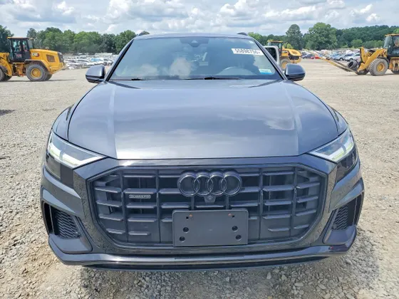 2019 Audi Q8 Premium Plus