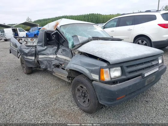 1988 Mazda B2200 Pickup 2WD CAB PLUS