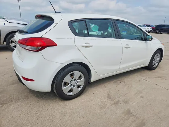 2017 Kia Forte5 LX