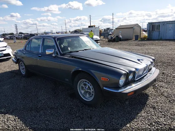 1985 Jaguar XJ