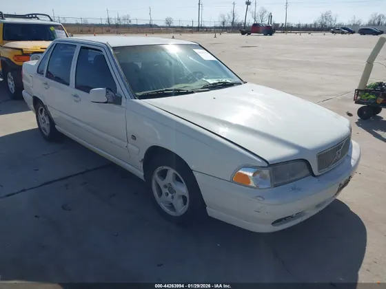 1999 Volvo S70