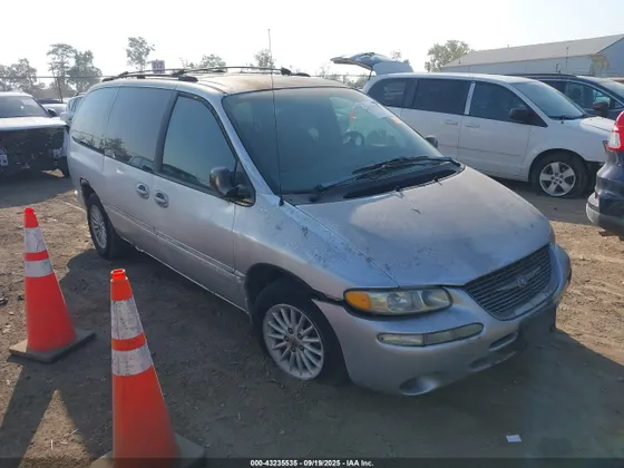 1999 Chrysler Town & Country LX