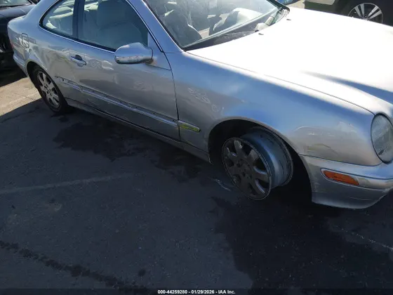 2000 Mercedes-Benz CLK-Class